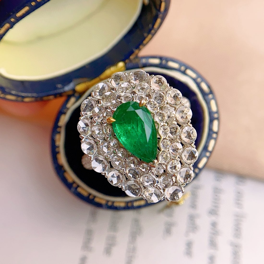 14k Gold 1.10 Ct Vivid Green Natural Emerald & Diamond Ring - 4