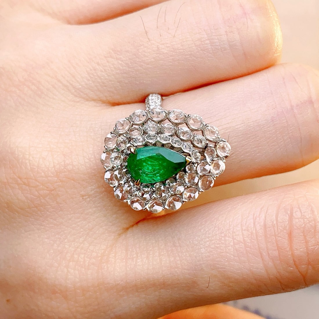 14k Gold 1.10 Ct Vivid Green Natural Emerald & Diamond Ring - 6