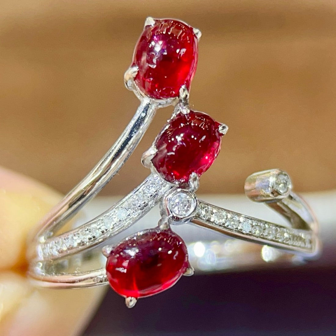14k Gold 1.70 Ctw Natural Ruby & Diamond Ring: Ref:231074224 // gold content:14k gold // ring size:7. 25us // // main gemstone:ruby // shape:oval // carat weight:1. 6ct // color:red // treatment:natural // // adjacent gemstone 2 : diamond //