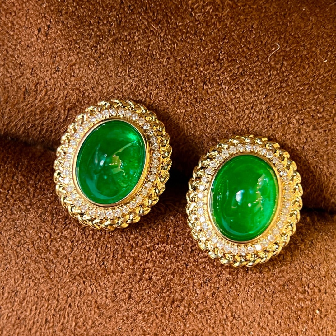 14k Gold 4.27 Ctw Vivid Green Natural Emerald & Diamond Earrings: Ref:231074229 // gold content:14k gold // main gemstone:emerald // shape:oval // carat weight:4. 02ct // color:vivid green // treatment:natural // // adjacent gemstone 2 : diamond // shape:round //