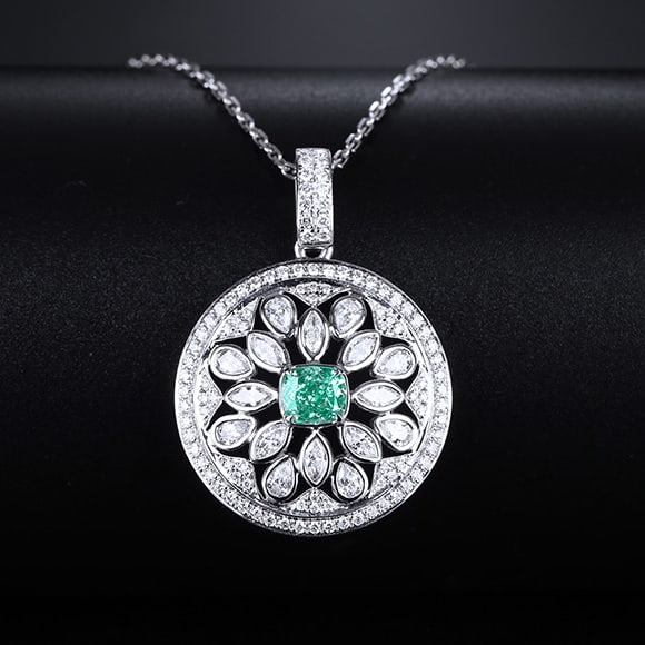 14k Gold 1.37 Ctw Natural Green Diamond & Diamond Necklace: Ref:231074240 // gold content:14k gold // main gemstone:green diamond // shape:cushion // carat weight:0. 45ct // color:green // treatment:natural // // adjacent gemstone 2 : diamond //