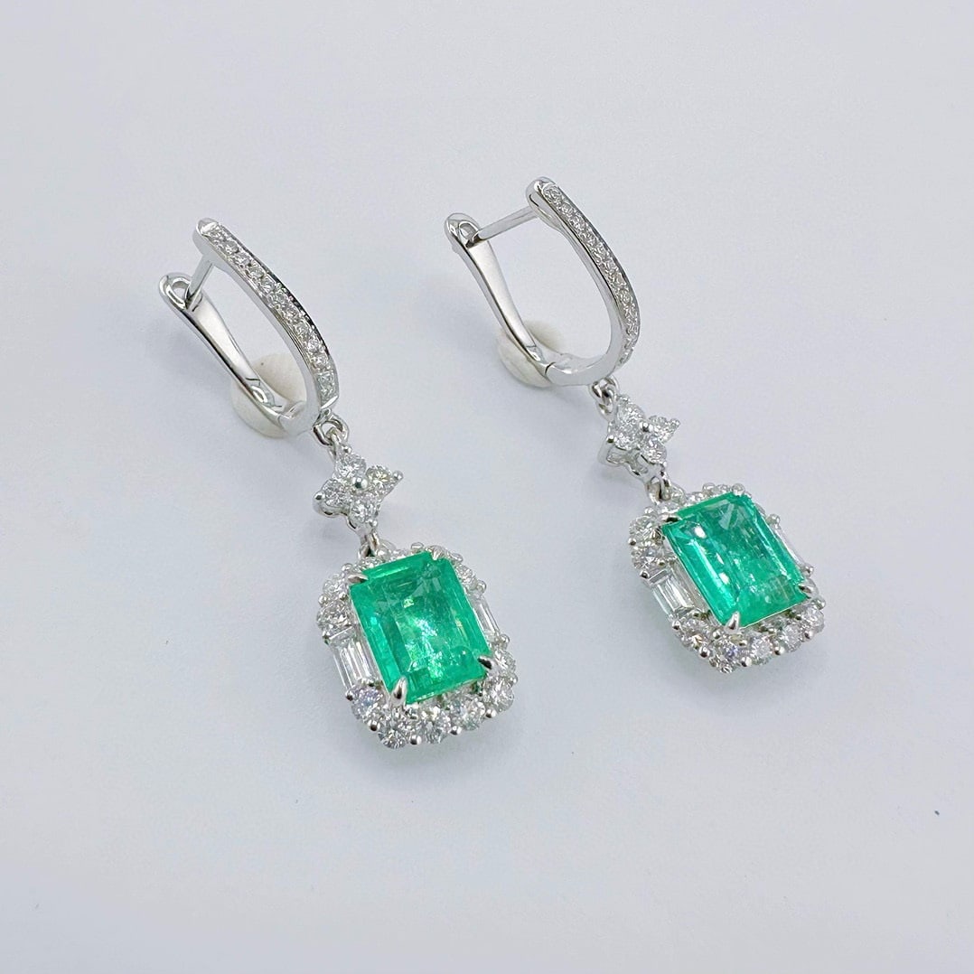 14k Gold 2.71 Ctw Natural Emerald & Diamond Earrings - 3