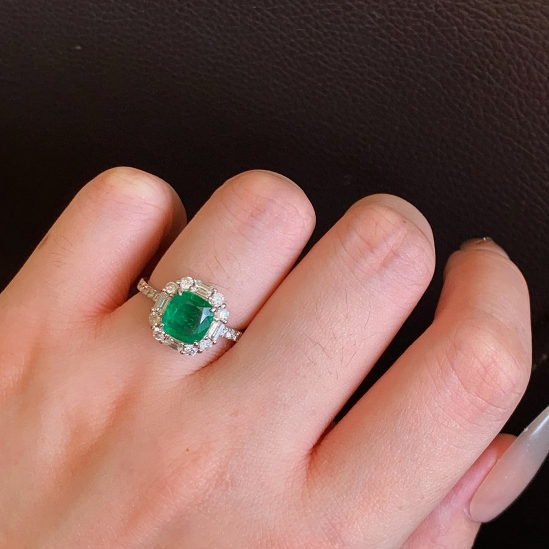 14k Gold 2.35 Ctw Vivid Green Natural Emerald & Diamond Ring - 5