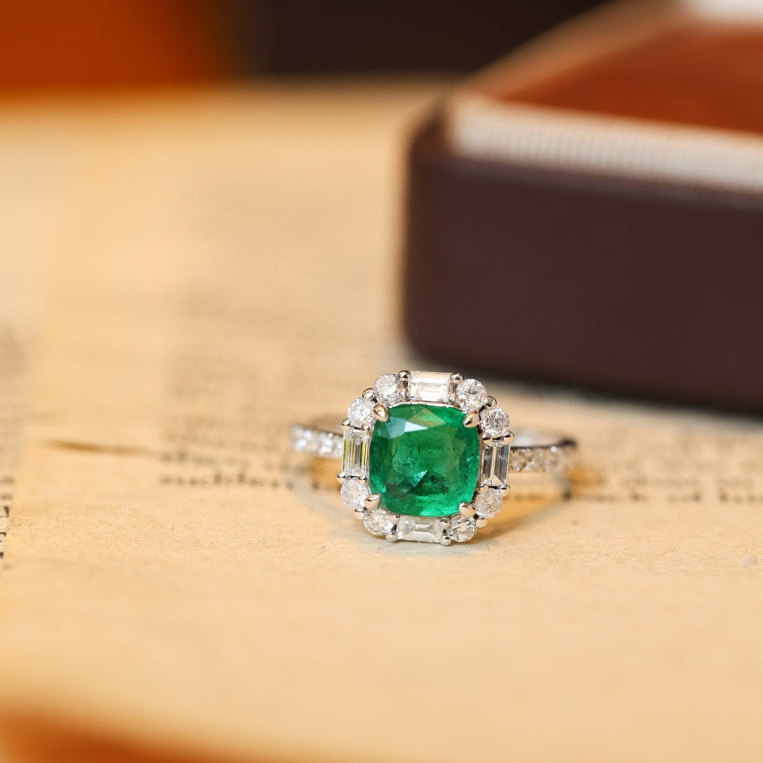 14k Gold 2.35 Ctw Vivid Green Natural Emerald & Diamond Ring - 6