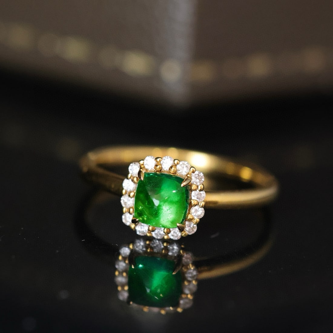 14k Gold 0.73 Ctw Vivid Green Natural Emerald & Diamond Ring: Ref:231074265 // gold content:14k gold // ring size:7. 25us // // main gemstone:emerald // shape:sugar-loaf // carat weight:0. 59ct // color:vivid green // treatment:natural // // adjacent gemstone 2