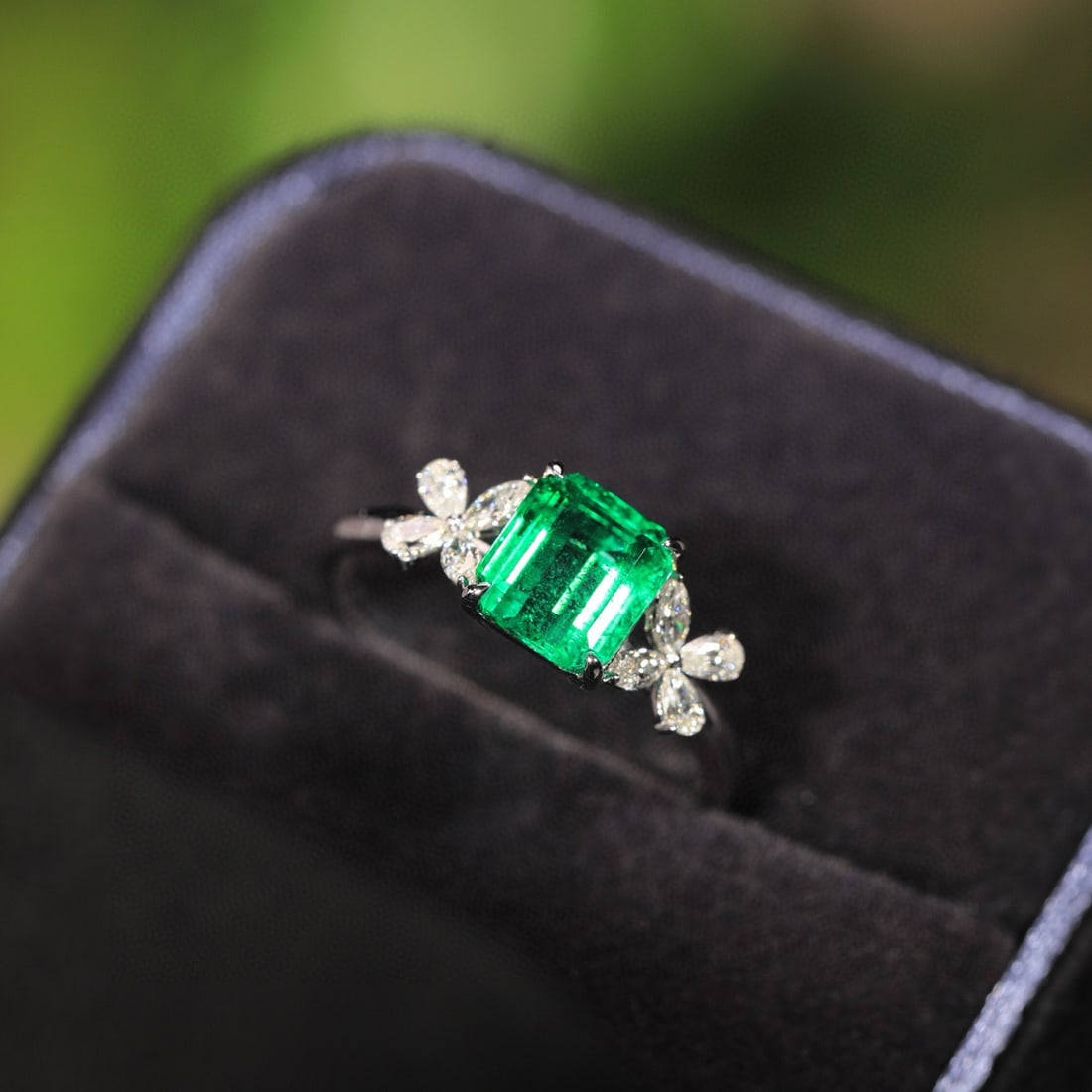 14k Gold 1.36 Ct Vivid Green Natural Emerald & Diamond Ring - 9