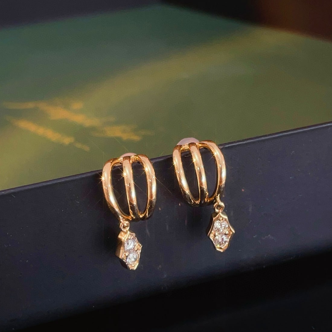 14k Gold 0.2 Ct Natural H Diamond Earrings: Ref:231074277 // gold content:14k gold // main gemstone:diamond // shape:round // carat weight:0. 2ct // clarity grade:vs-si // color:h // treatment:natural // cut grade:g //