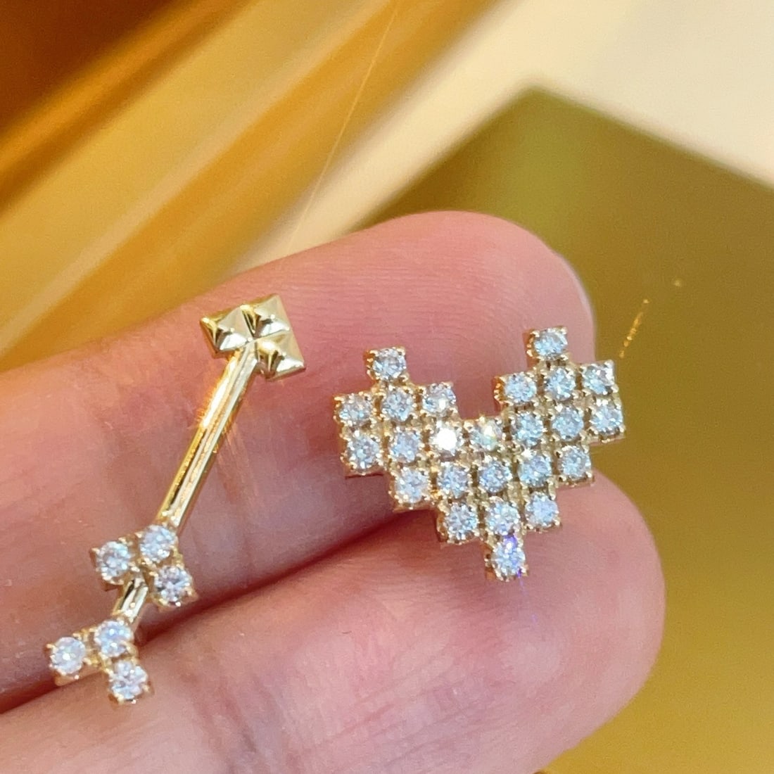 14k Gold 0.36 Ct Natural H Diamond Earrings: Ref:231074279 // gold content:14k gold // main gemstone:diamond // shape:round // carat weight:0. 36ct // clarity grade:vs-si // color:h // treatment:natural // cut grade:g //