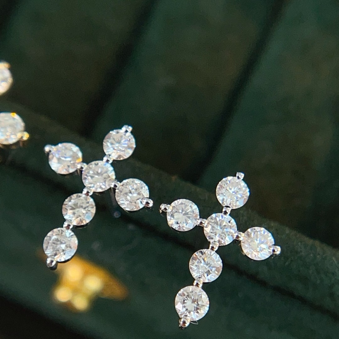 14k Gold 0.46 Ct Natural H Diamond Earrings: Ref:231074281 // gold content:14k gold // main gemstone:diamond // shape:round // carat weight:0. 46ct // clarity grade:vs-si // color:h // treatment:natural // cut grade:g //