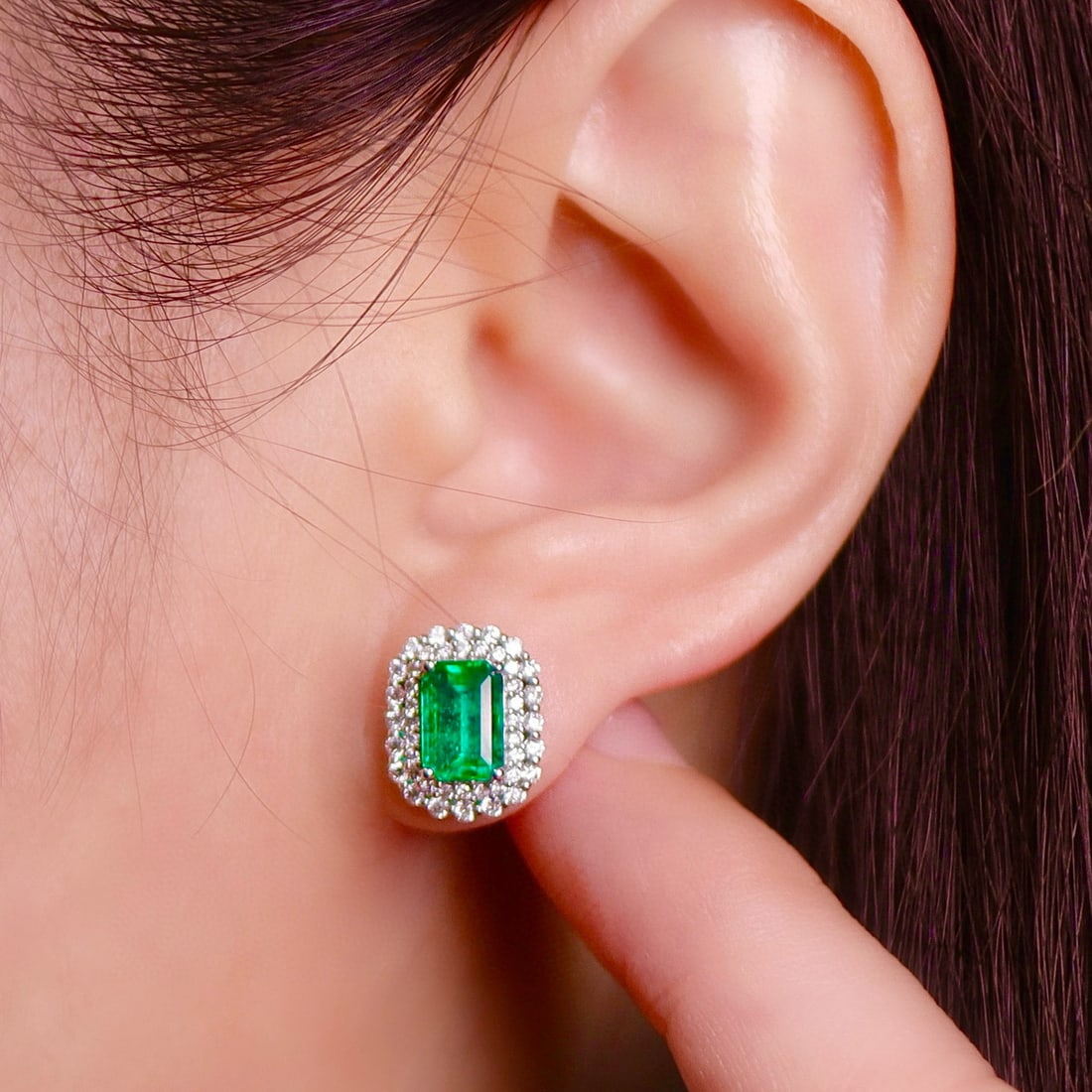 14k Gold 2.89 Ctw Vivid Green Natural Emerald & Diamond Earrings - 5