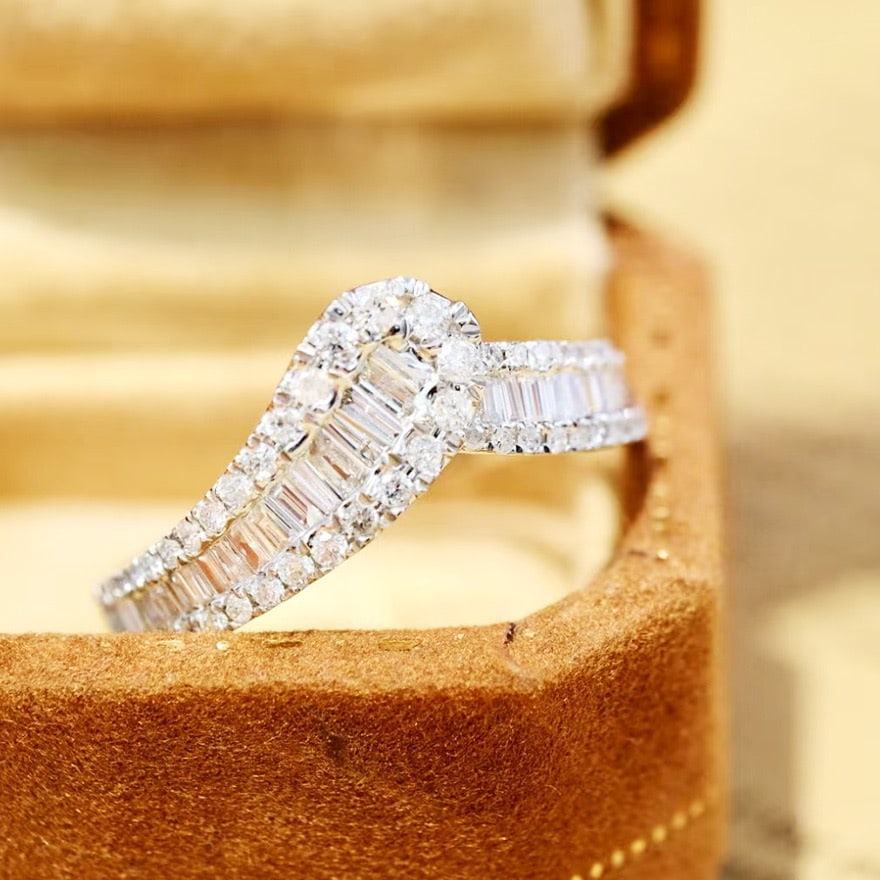 14k Gold 0.6 Ct Natural H Diamond Ring - 3