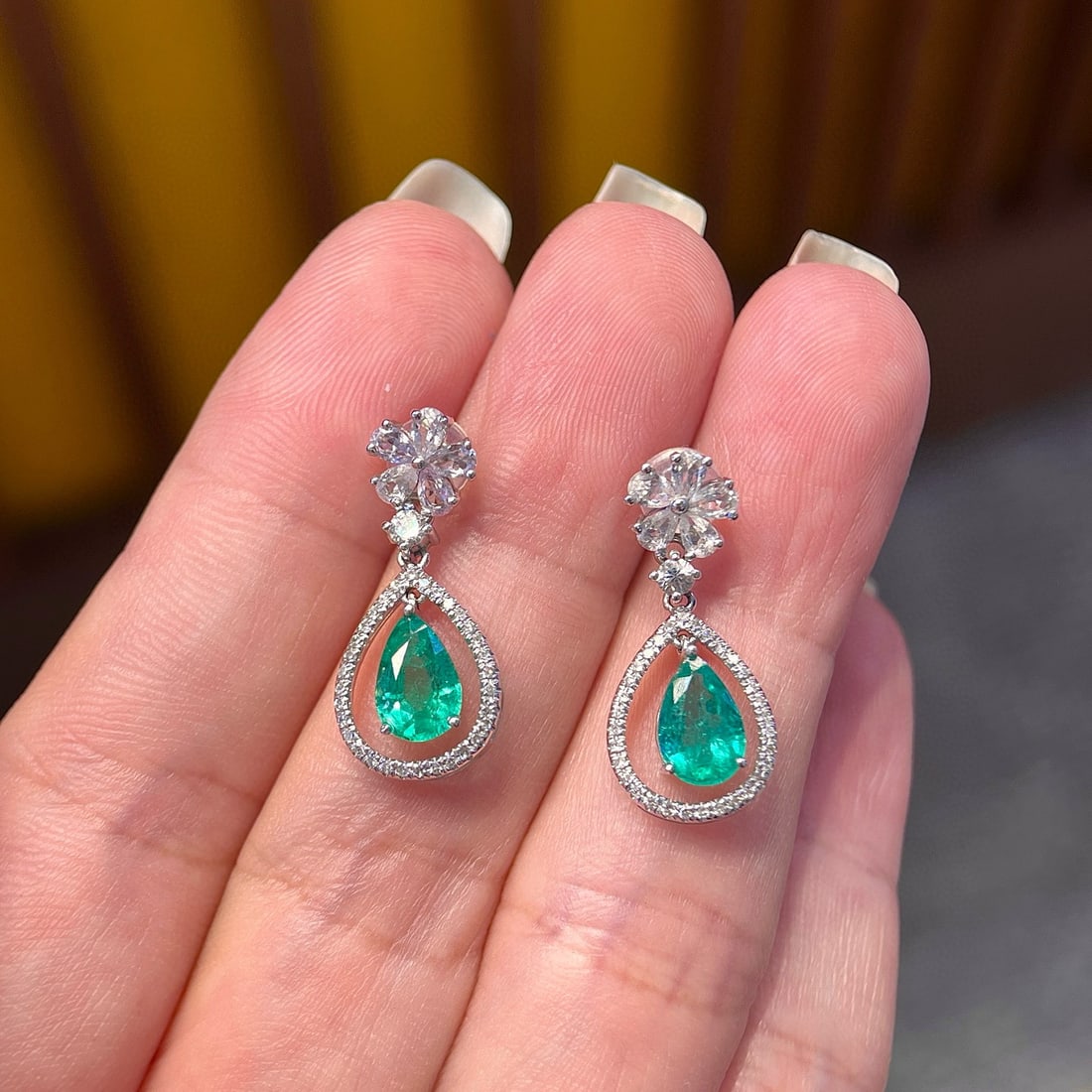 14k Gold 2.43 Ctw Natural Emerald & Sapphire Earrings - 6