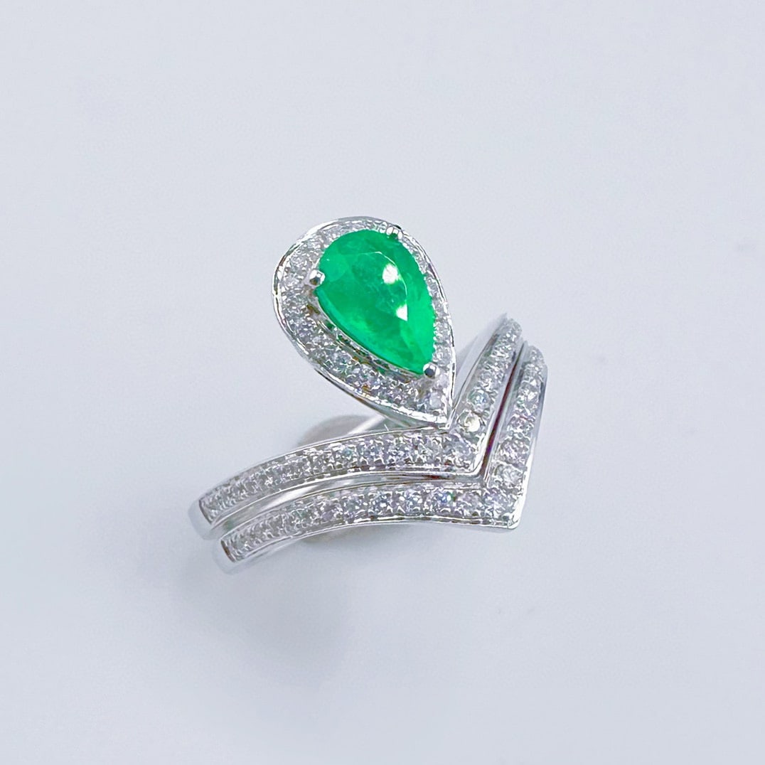 14k Gold 1.04 Ctw Vivid Green Natural Emerald & Diamond Ring - 2