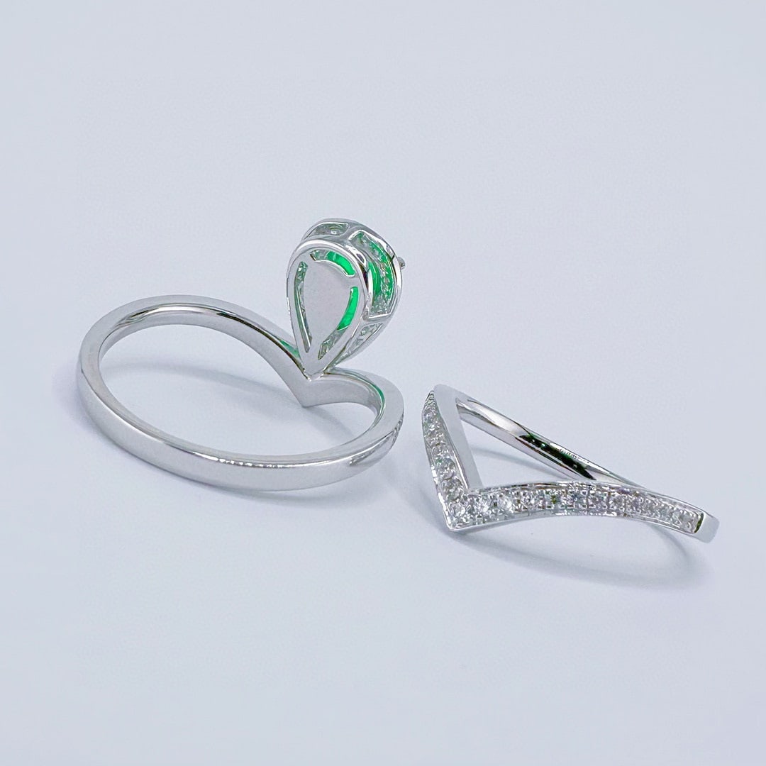14k Gold 1.04 Ctw Vivid Green Natural Emerald & Diamond Ring - 4