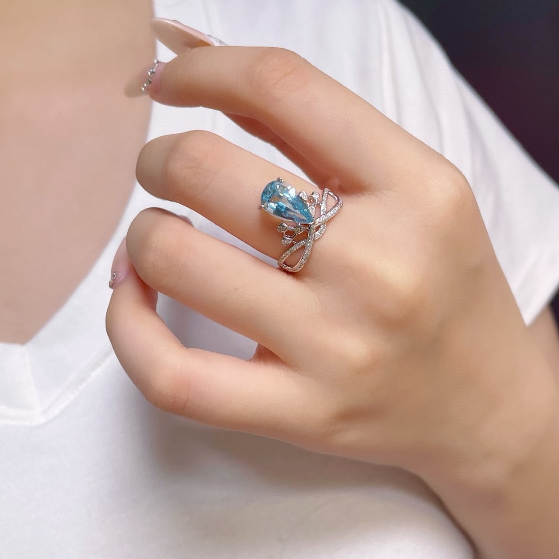 14k Gold 1.9 Ct Natural Aquamarine & Diamond Ring - 4