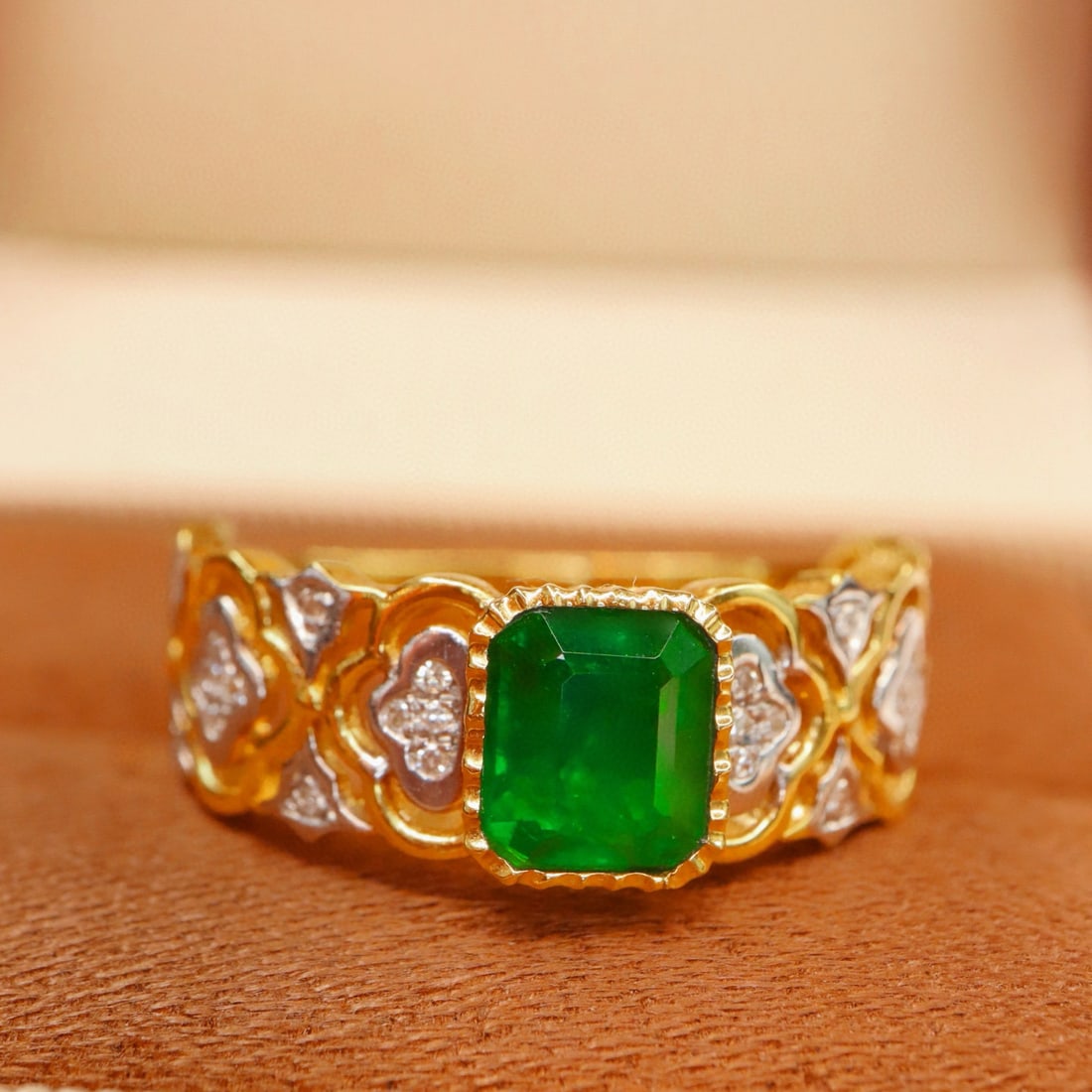 14k Gold 0.99 Ctw Vivid Green Natural Emerald & Diamond Ring: Ref:231074396 // gold content:14k gold // ring size:7. 25us // // main gemstone:emerald // shape:octagonal // carat weight:0. 88ct // color:vivid green // treatment:natural // // adjacent gemstone 2