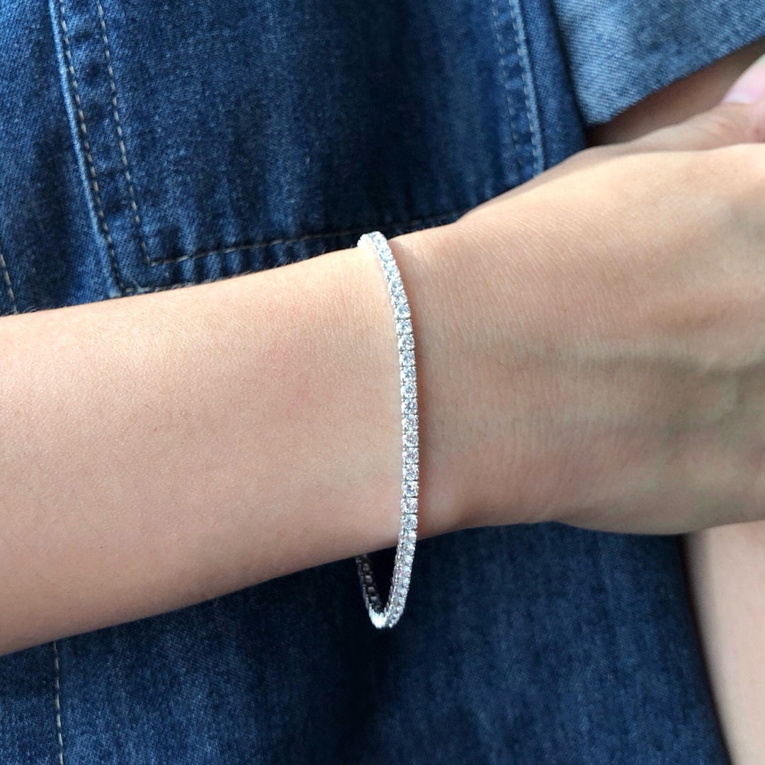 14k Gold 3.41 Ct Natural H Diamond Bracelet: Ref:231074400 // gold content:14k gold // main gemstone:diamond // shape:round // carat weight:3. 41ct // clarity grade:vs-si // color:h // treatment:natural // cut grade:g //