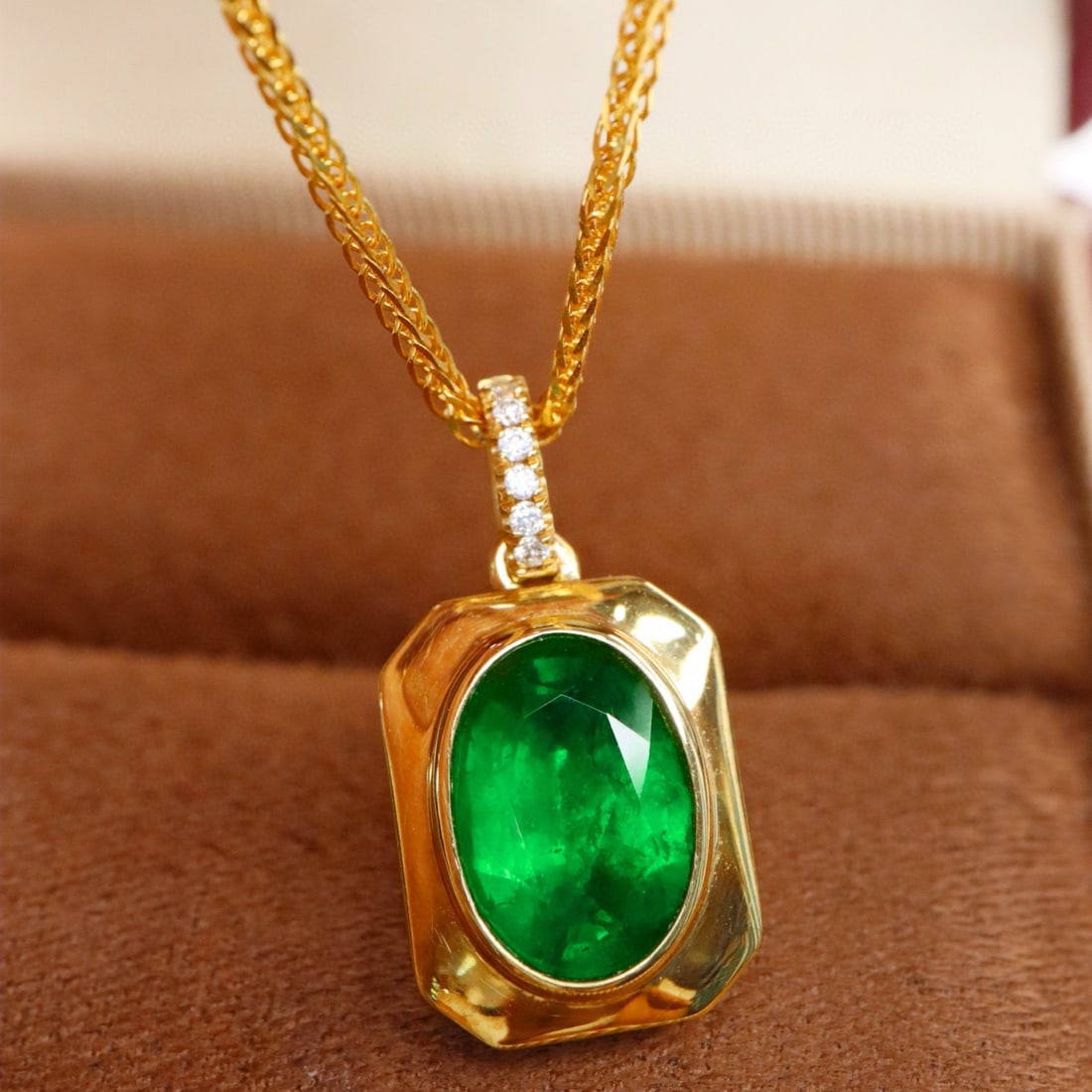 14k Gold 1.60 Ct Vivid Green Natural Emerald & Diamond Pendant( Without Chain ) - 3