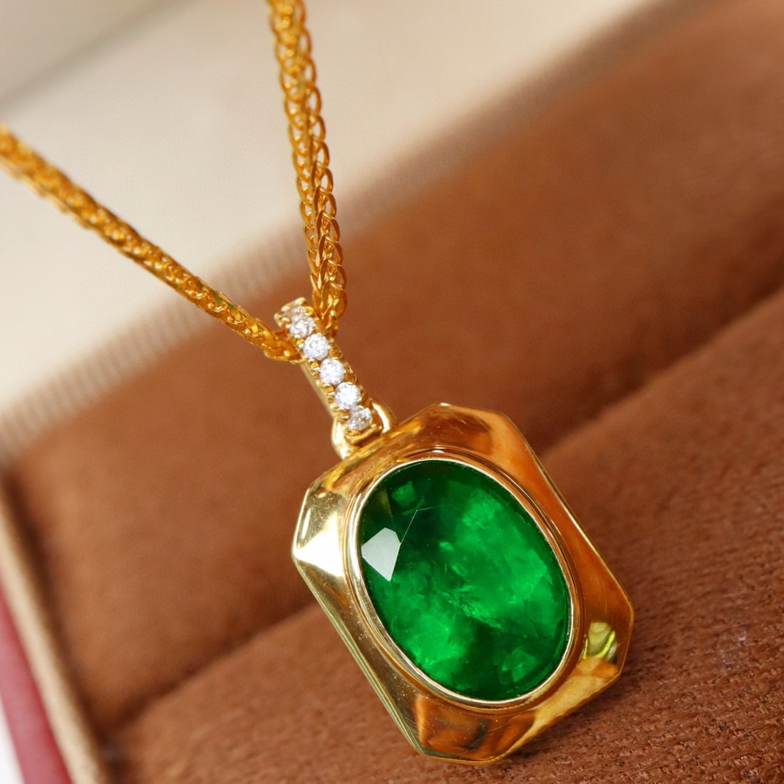 14k Gold 1.60 Ct Vivid Green Natural Emerald & Diamond Pendant( Without Chain ) - 4