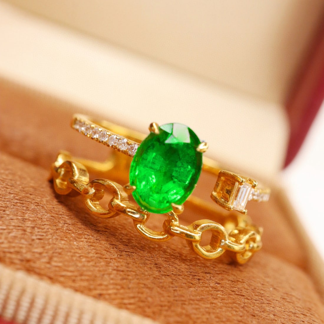 14k Gold 0.93 Ctw Vivid Green Natural Emerald & Diamond Ring: Ref:231074415 // gold content:14k gold // ring size:7. 25us // // main gemstone:emerald // shape:oval // carat weight:0. 80ct // color:vivid green // treatment:natural // // adjacent gemstone 2 :