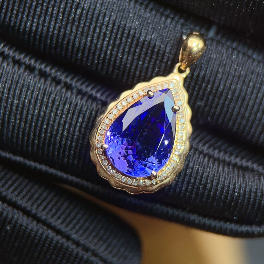 14k Gold 4.03 Ctw Natural Tanzanite & Diamond Pendant( Without Chain ) - 3