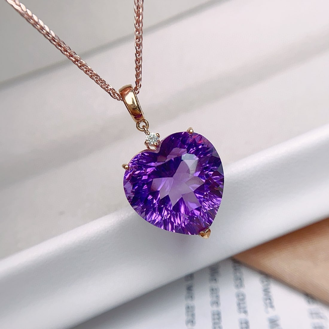 14k Gold 13.50 Ct Natural Amethyst & Sapphire Pendant( Without Chain ): Ref:231074422 // gold content:14k gold // main gemstone:amethyst // shape:heart // carat weight:13. 50ct // color:purple // treatment:natural // // adjacent gemstone 2 : sapphire // number of