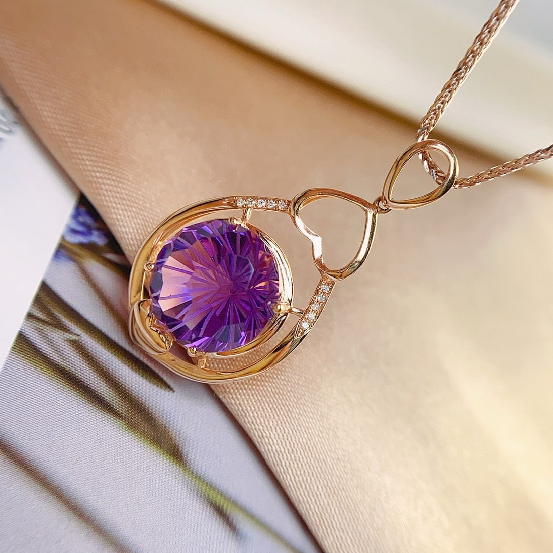 14k Gold 5.78 Ct Natural Amethyst & Diamond Pendant( Without Chain ): Ref:231074423 // gold content:14k gold // main gemstone:amethyst // shape:round // carat weight:5. 78ct // color:purple // treatment:natural // cut grade:g // // adjacent gemstone 2 : diamond //