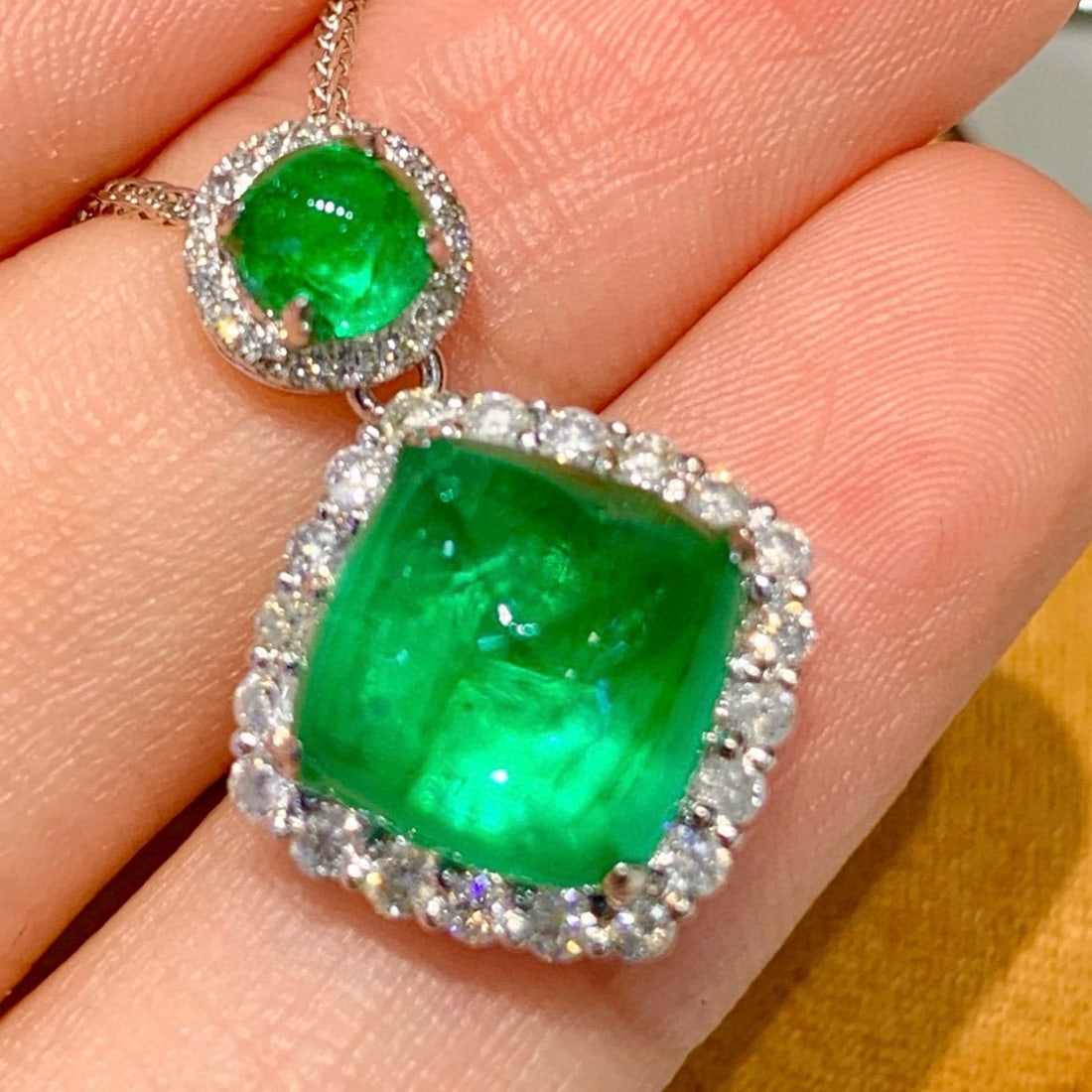 14k Gold 5.3 Ct Vivid Green Natural Emerald & Diamond Pendant( Without Chain ): Ref:231074427 // gold content:14k gold // main gemstone:emerald // shape:sugar-loaf // carat weight:5. 3ct // color:vivid green // treatment:natural // // adjacent gemstone 2 : diamond // shape:round