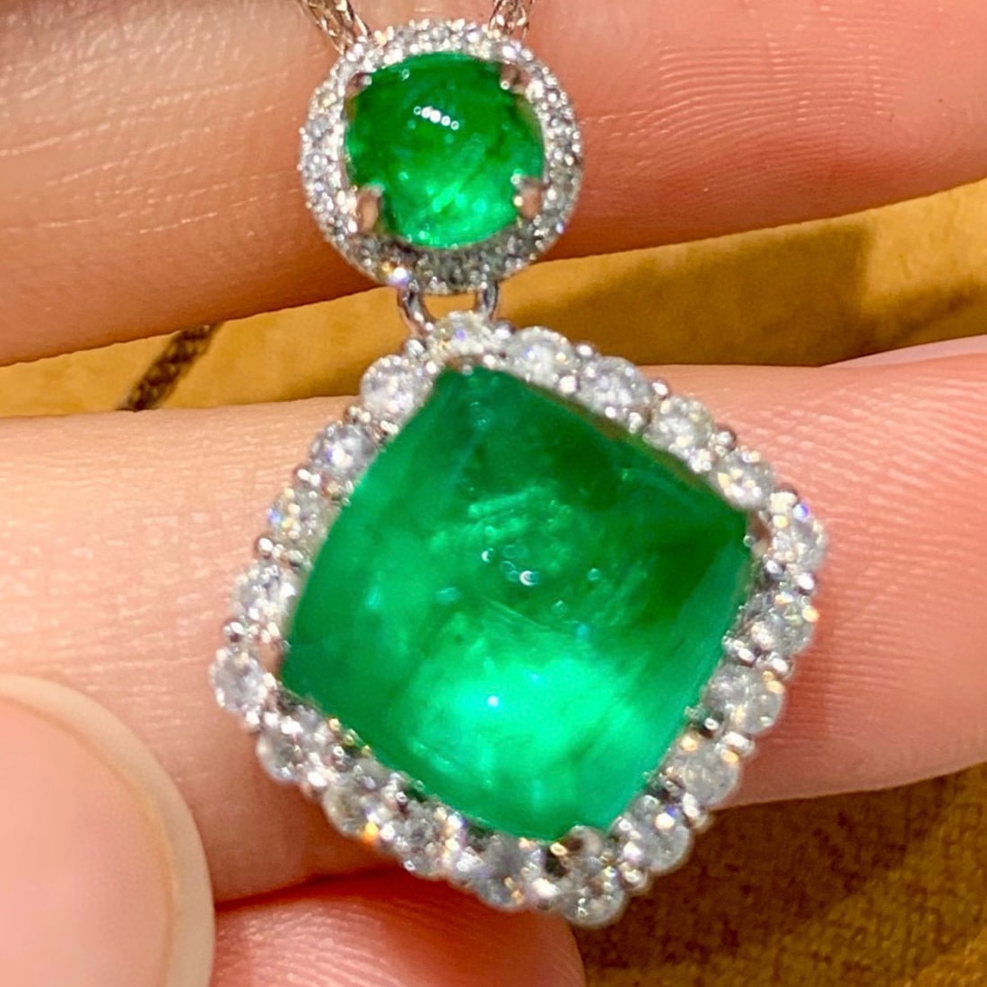 14k Gold 5.3 Ct Vivid Green Natural Emerald & Diamond Pendant( Without Chain ) - 5