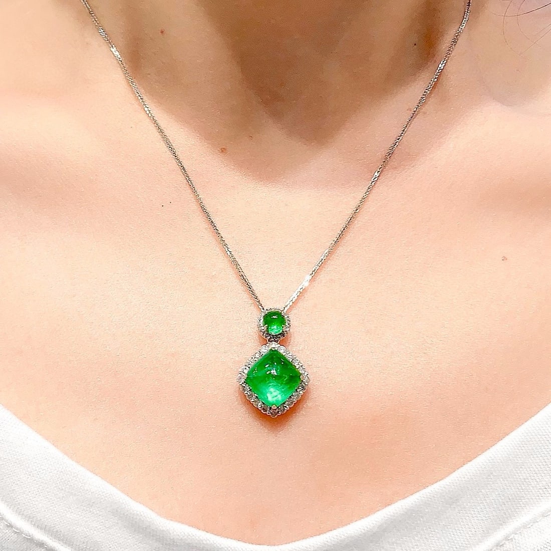 14k Gold 5.3 Ct Vivid Green Natural Emerald & Diamond Pendant( Without Chain ) - 6