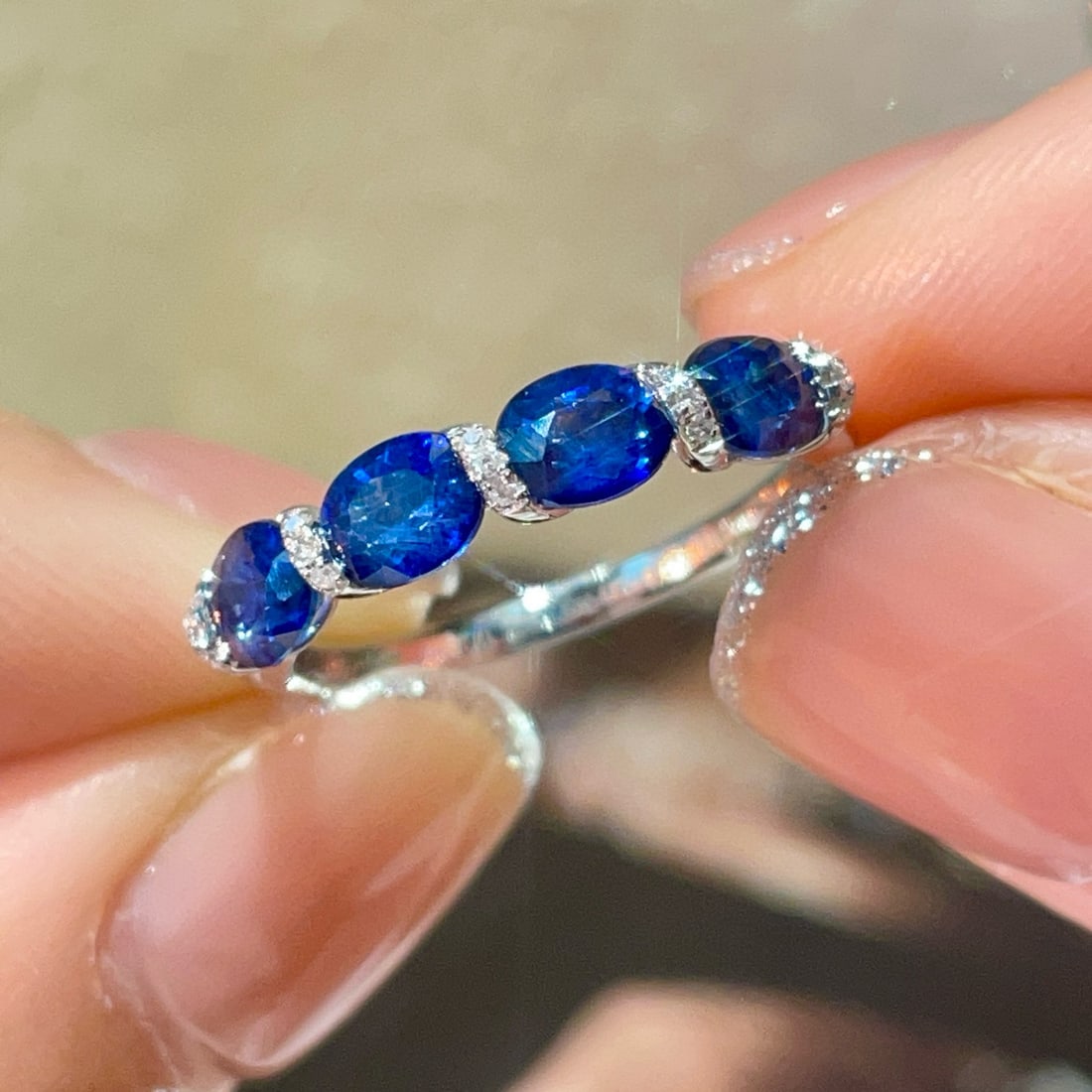 14k Gold 2 Ct Natural Sapphire & Diamond Ring: Ref:231074450 // gold content:14k gold // ring size:7. 25us // // main gemstone:sapphire // shape:oval // carat weight:2ct // color:blue // treatment:natural // // adjacent gemstone 2 : diamond //