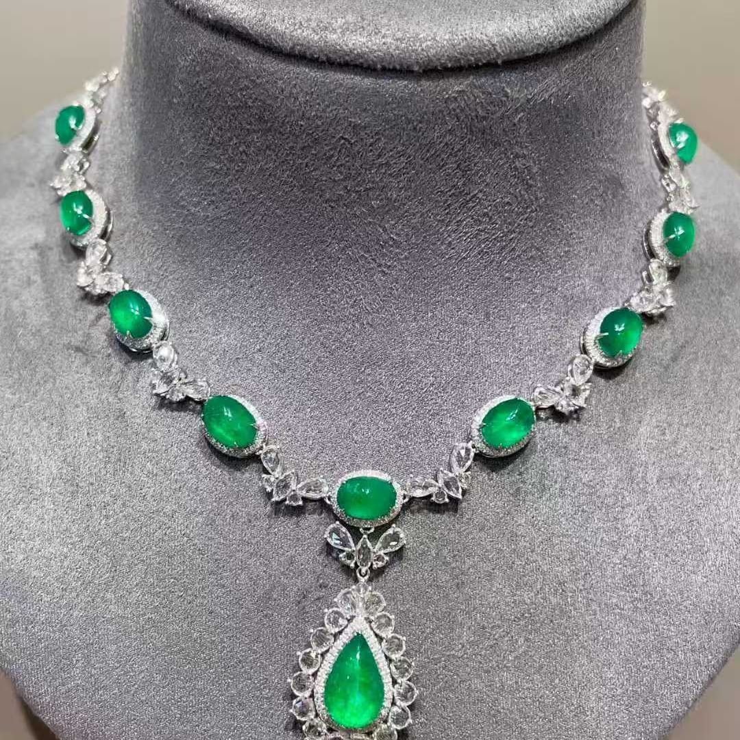 14k Gold 9.5 Ct Vivid Green Natural Emerald & Diamond & Sapphire Necklace - 3