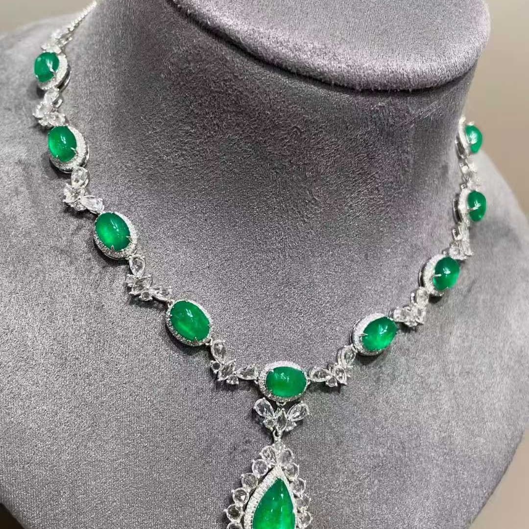 14k Gold 9.5 Ct Vivid Green Natural Emerald & Diamond & Sapphire Necklace - 5