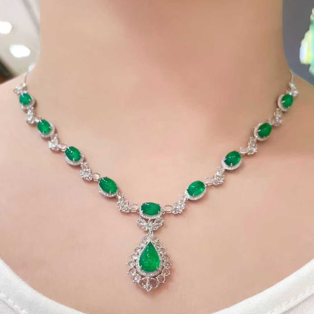14k Gold 9.5 Ct Vivid Green Natural Emerald & Diamond & Sapphire Necklace - 7