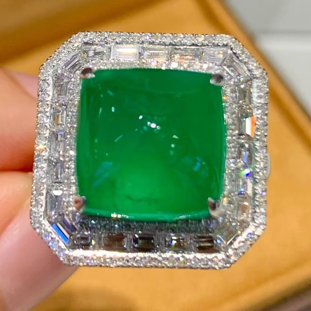 14k Gold 7.2 Ct Vivid Green Natural Emerald & Diamond Ring - 2