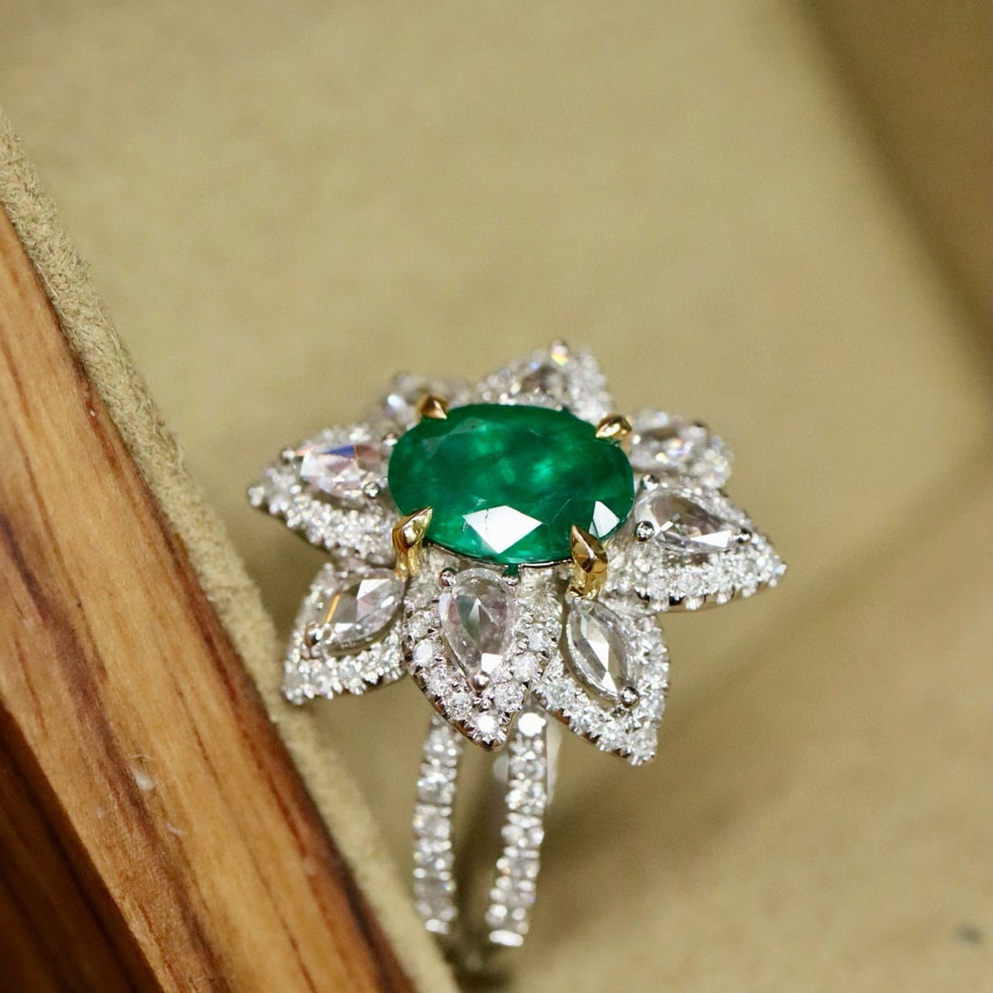 14k Gold 1.86 Ctw Vivid Green Natural Emerald & Diamond Ring - 2