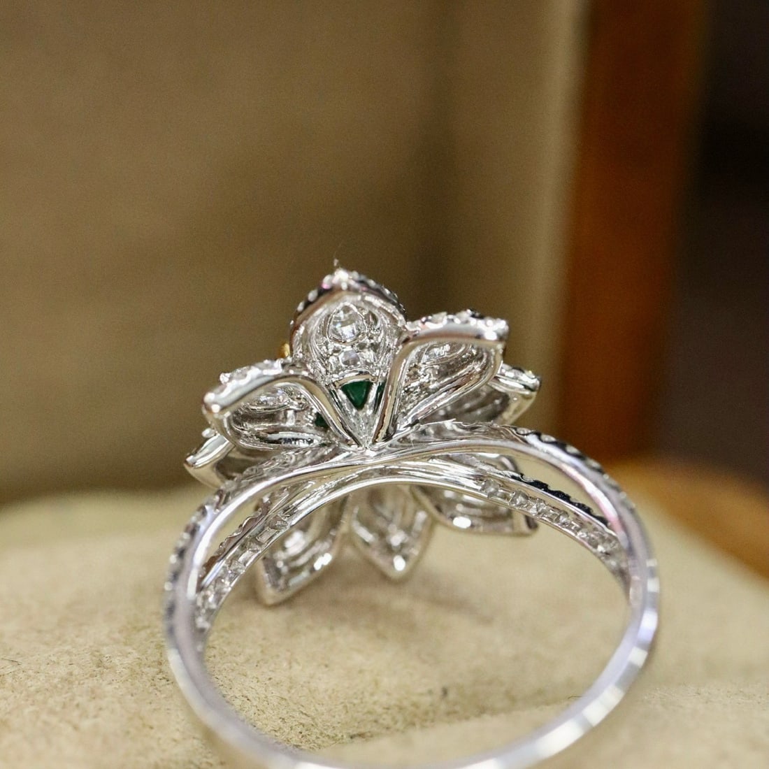 14k Gold 1.86 Ctw Vivid Green Natural Emerald & Diamond Ring - 5