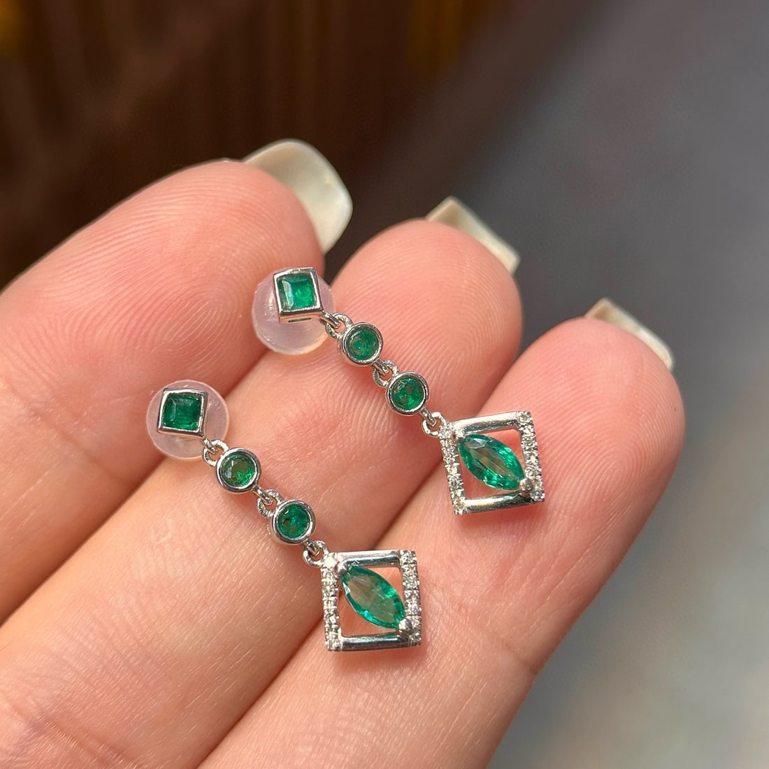 14k Gold 0.8 Ct Natural Emerald & Diamond Earrings - 3