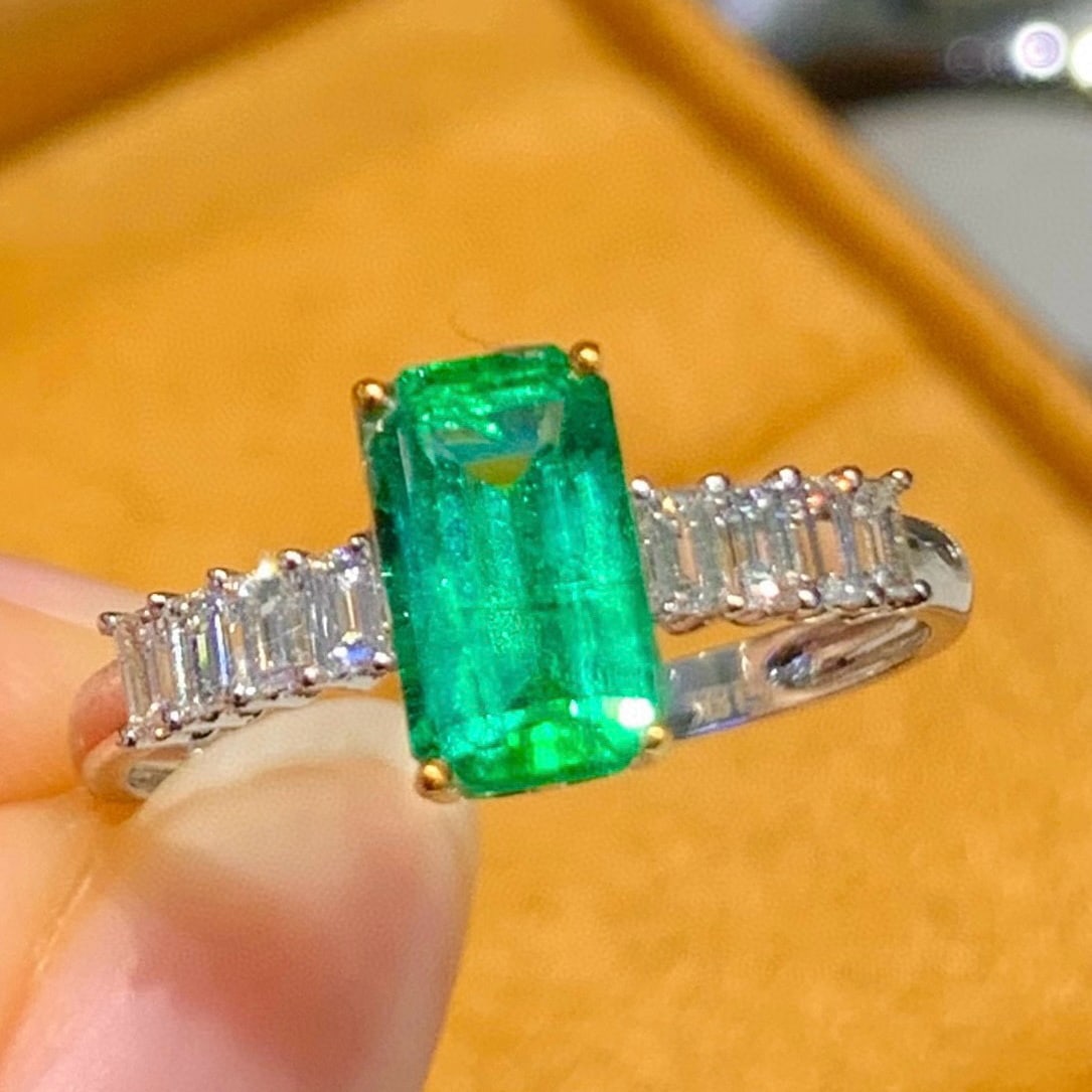14k Gold 1.1 Ct Vivid Green Natural Emerald & Diamond Ring - 3