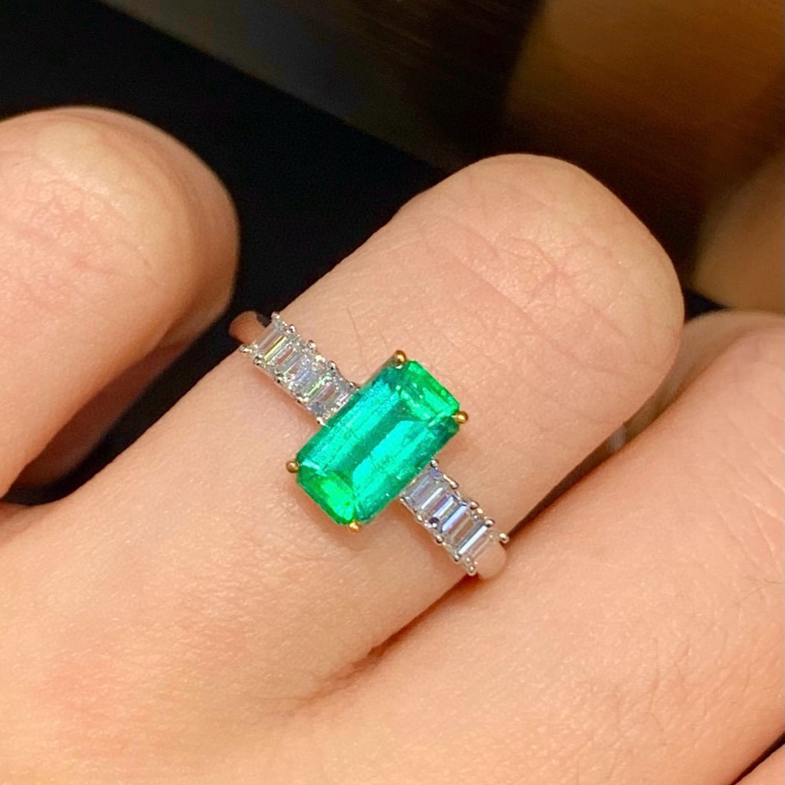 14k Gold 1.1 Ct Vivid Green Natural Emerald & Diamond Ring - 5