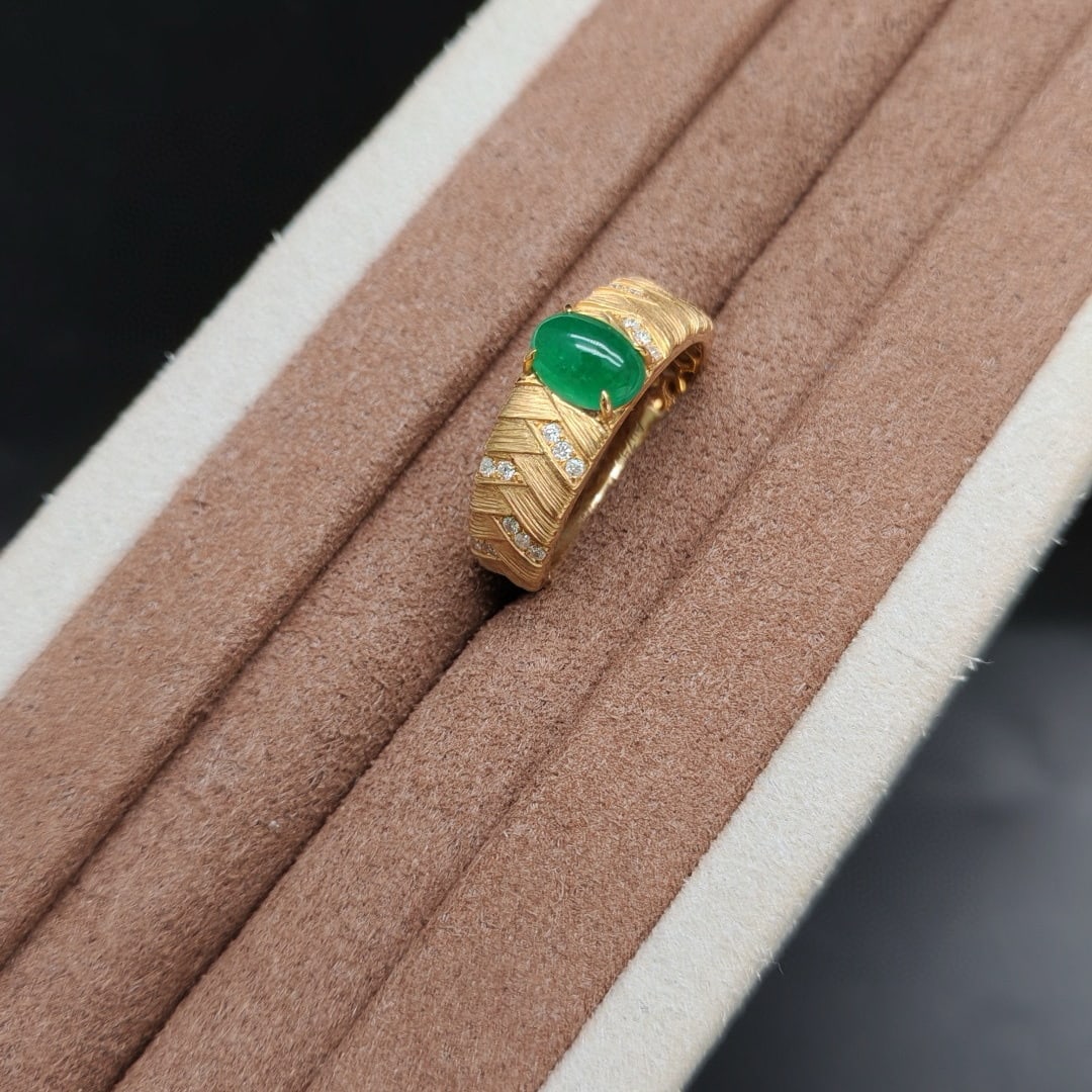 14k Gold 0.9 Ct Vivid Green Natural Emerald & Diamond Ring - 3
