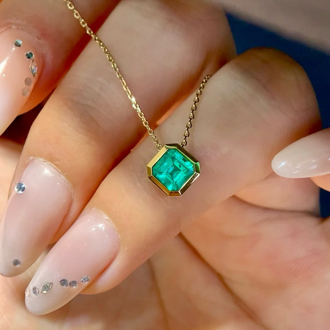 14k Gold 0.64 Ct Natural Emerald Necklace: Ref:231076229 // gold content:14k gold // main gemstone:emerald // shape:octagonal // carat weight:0. 64ct // color:green // treatment:natural // High Estimate: 6300 Condition: New Low Estimate: 4200