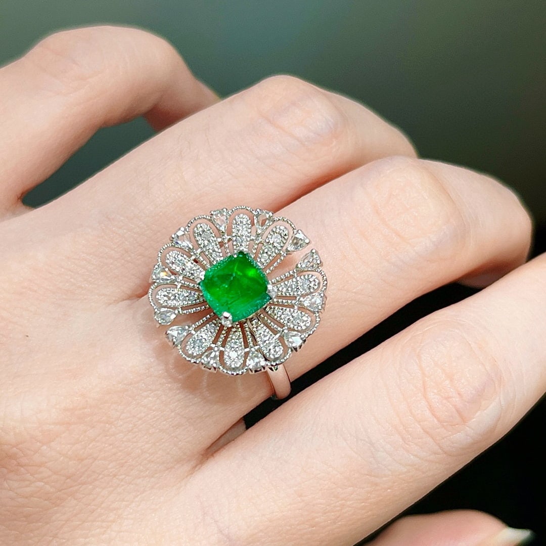 14k Gold 2.49 Ctw Vivid Green Natural Emerald & Diamond Ring - 7
