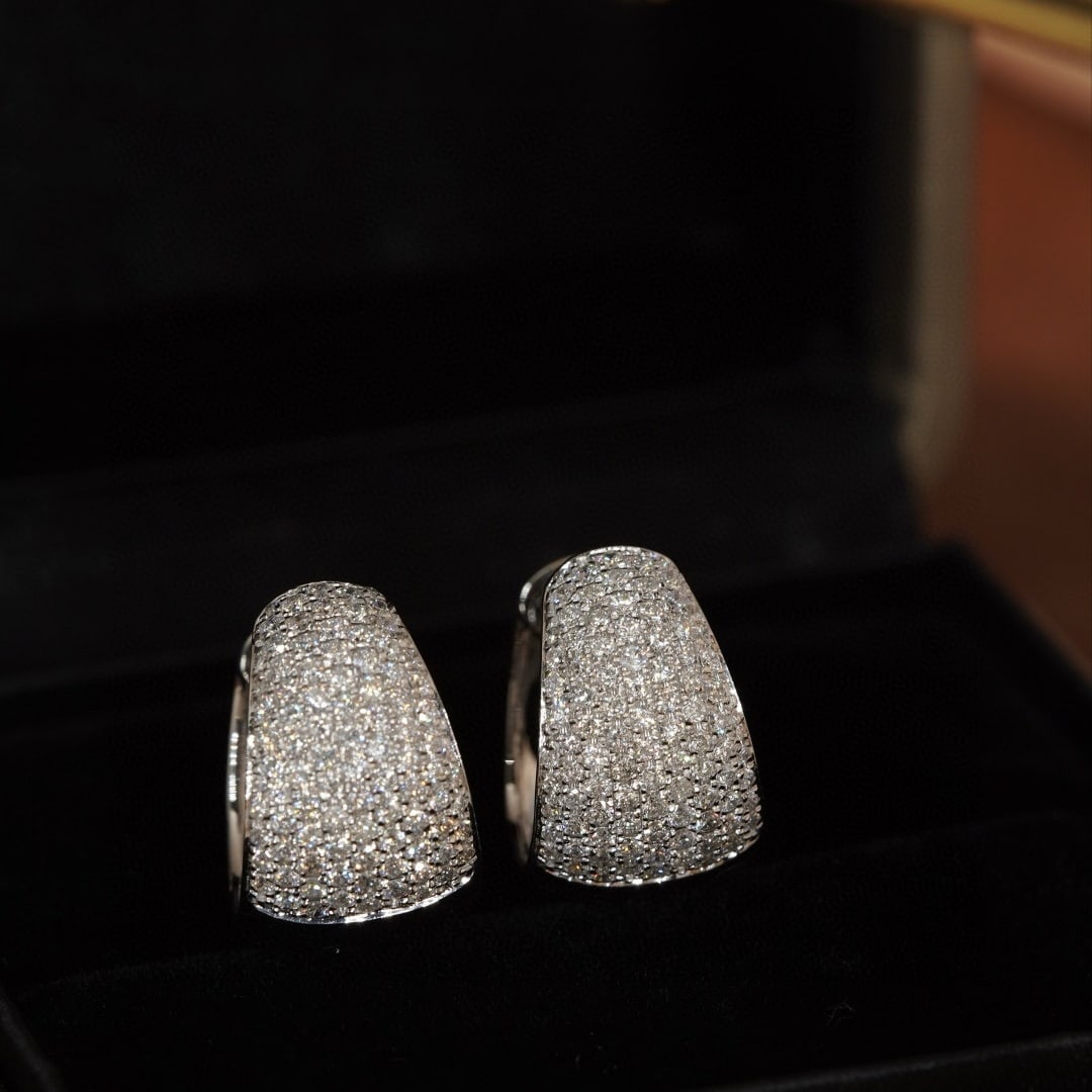 14k Gold 1.06 Ct Natural H Diamond Earrings: Ref:231076258 // gold content:14k gold // main gemstone:diamond // shape:round // carat weight:1. 06ct // clarity grade:vs-si // color:h // treatment:natural // cut grade:g // Condition: New Low Estim