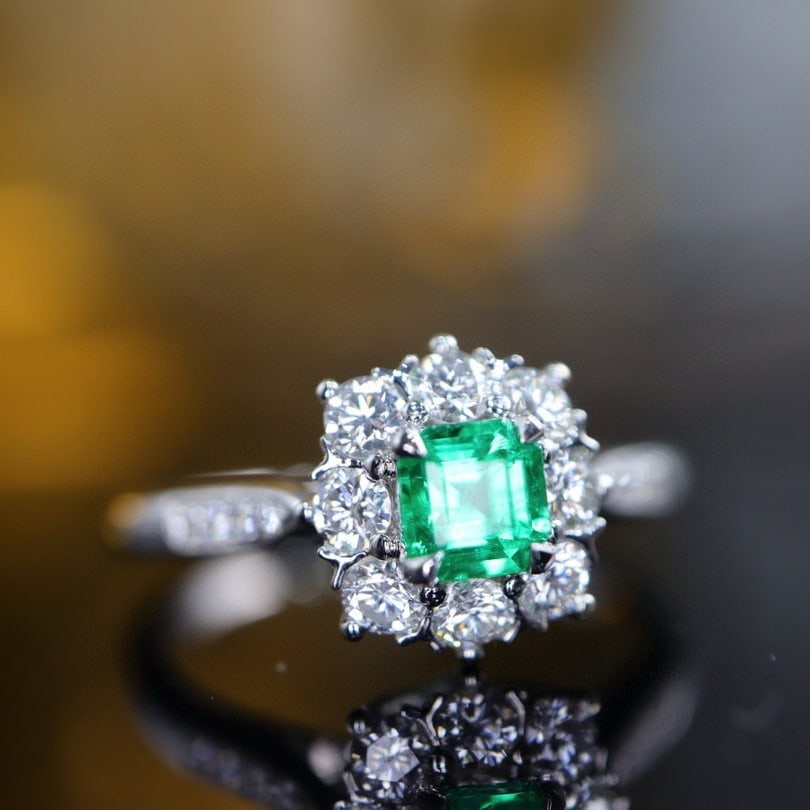 14k Gold 0.83 Ctw Vivid Green Natural Emerald & Diamond Ring: Ref:231076275 // gold content:14k gold // ring size:7. 25us // // main gemstone:emerald // shape:octagonal // carat weight:0. 4ct // color:vivid green // treatment:natural // // adjacent gemstone 2 : 
