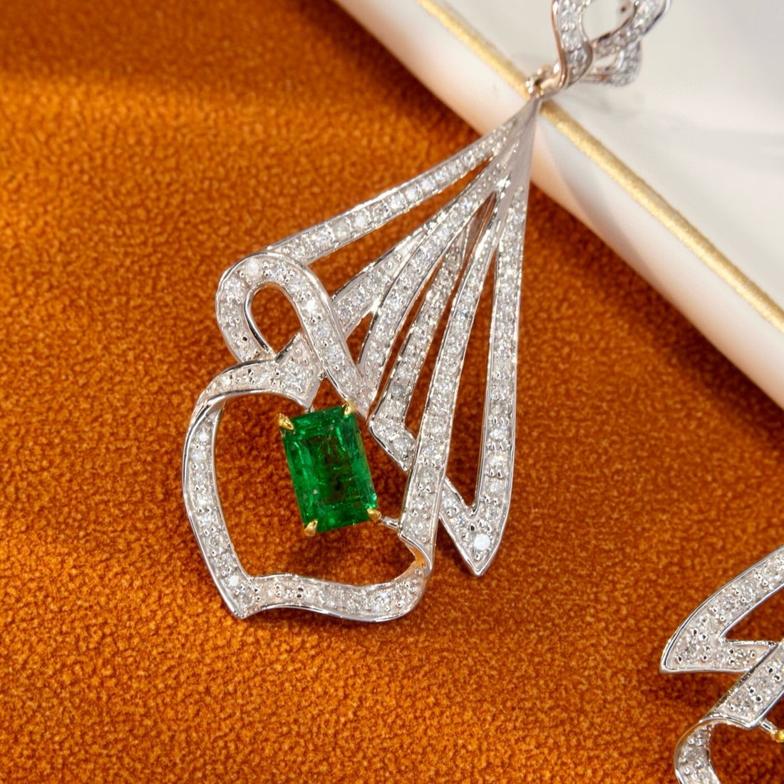 14k Gold 2.04 Ctw Vivid Green Natural Emerald & Diamond Earrings - 2