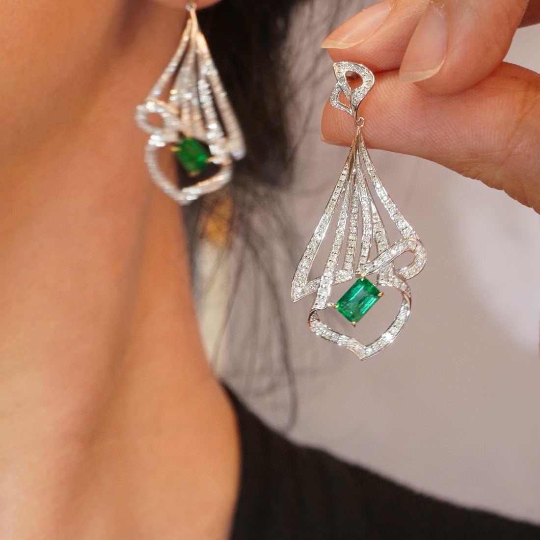 14k Gold 2.04 Ctw Vivid Green Natural Emerald & Diamond Earrings - 7