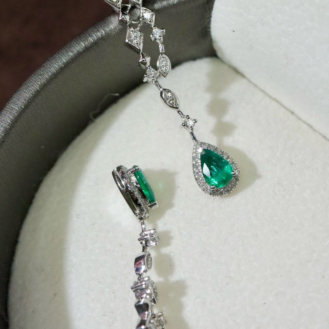 14k Gold 1.12 Ctw Vivid Green Natural Emerald & Diamond Earrings - 3