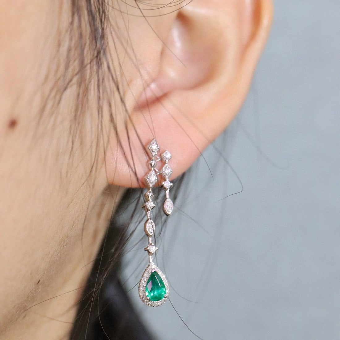 14k Gold 1.12 Ctw Vivid Green Natural Emerald & Diamond Earrings - 4