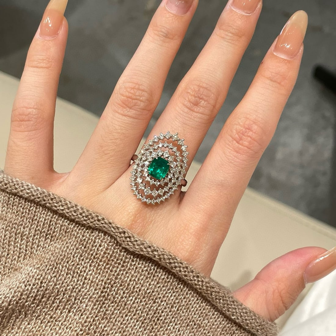 14k Gold 1.2 Ct Vivid Green Natural Emerald & Diamond Ring - 5